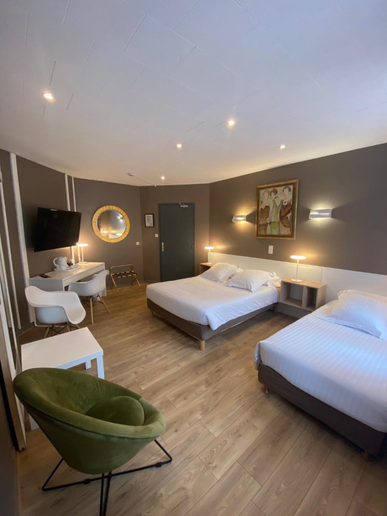 Hotel Le Pelican Charleville-Mezieres Exterior photo