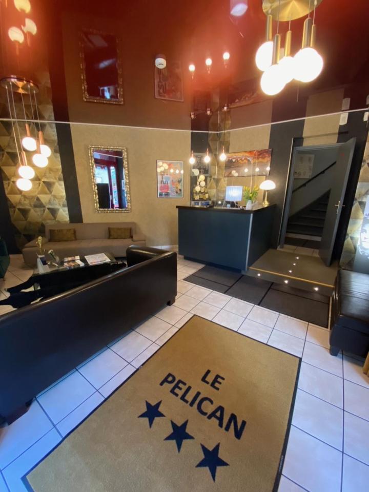 Hotel Le Pelican Charleville-Mezieres Exterior photo