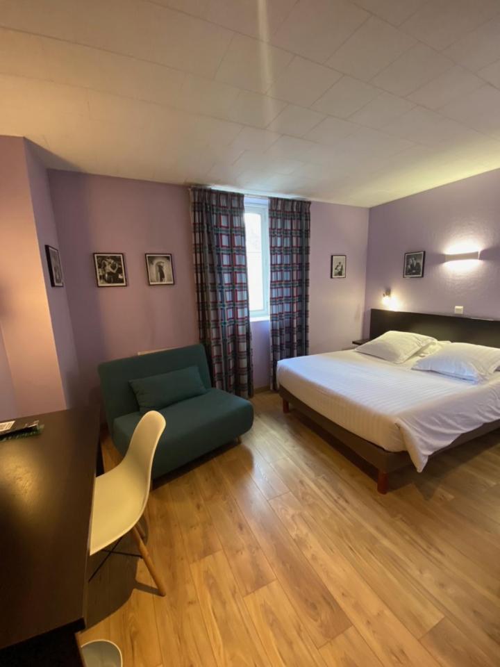 Hotel Le Pelican Charleville-Mezieres Exterior photo